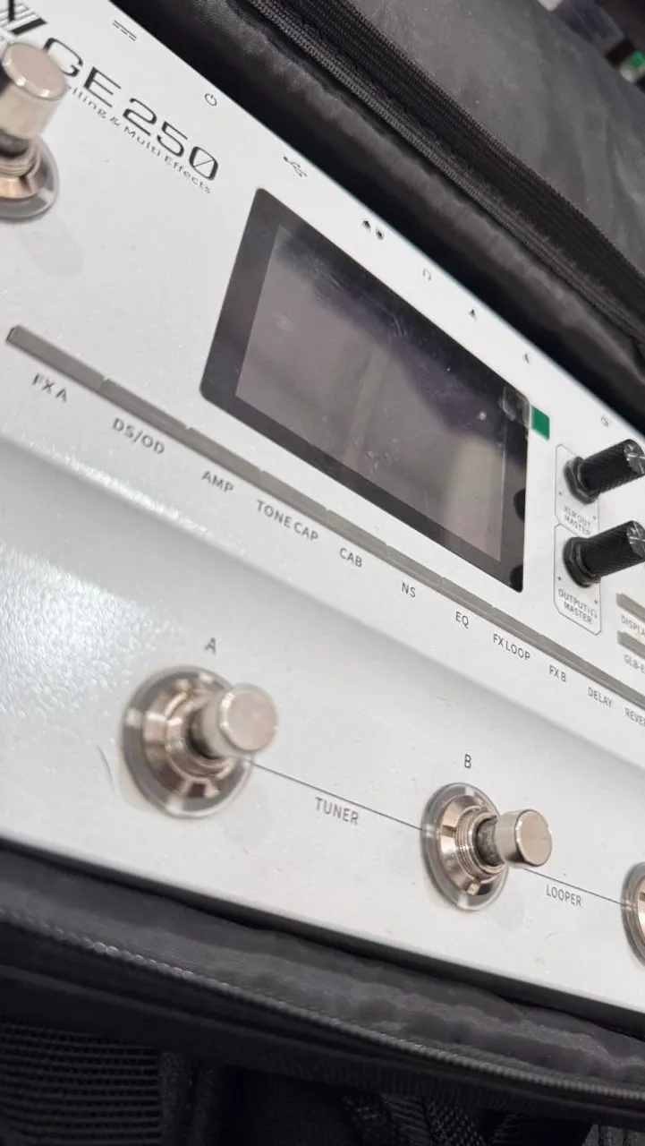 Processador de Efeitos Mooer GE250