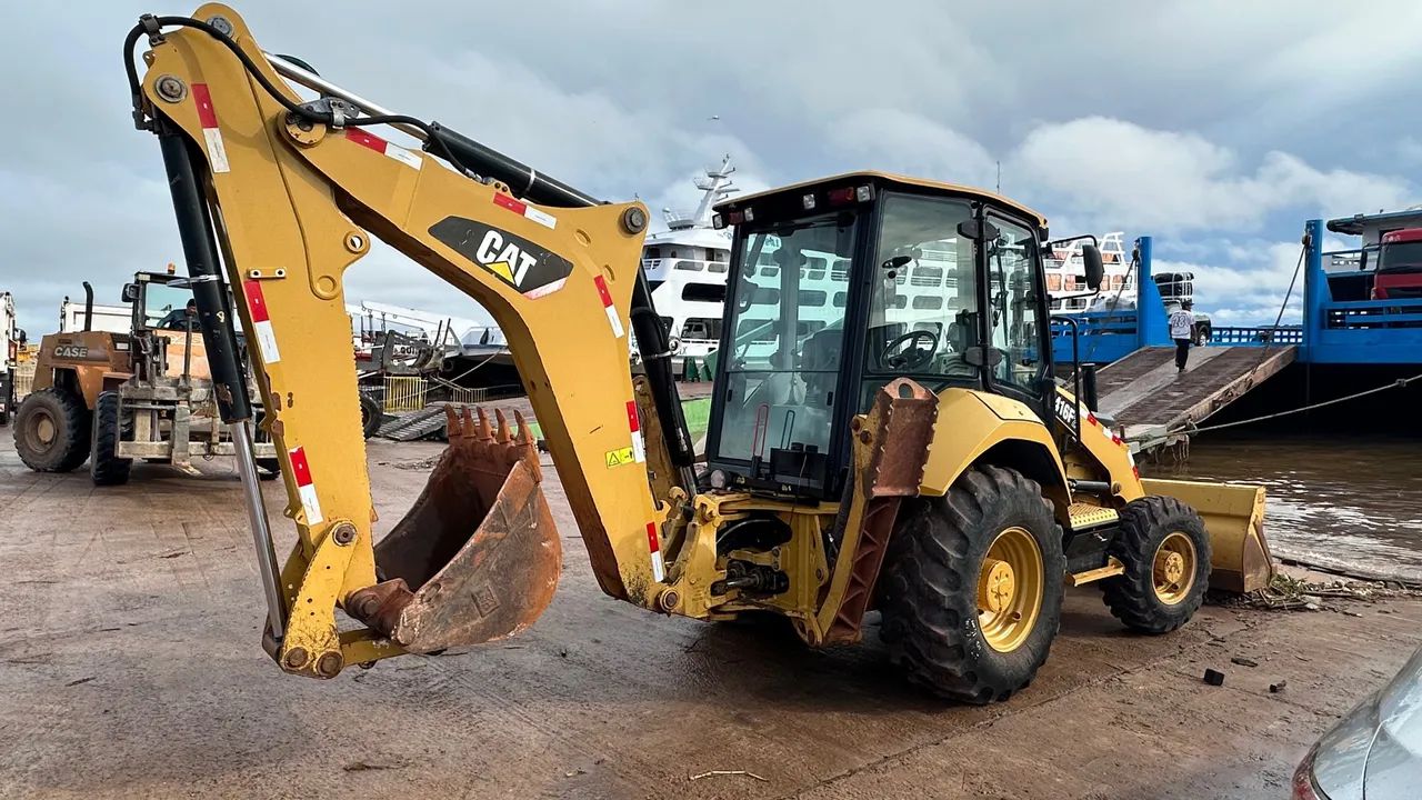  CATERPILLAR 416F2  4X4 ANO 2017  - Foto 3
