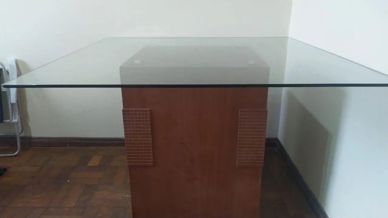 Mesa de Jantar de Vidro com Base de Madeira c/cadeiras
