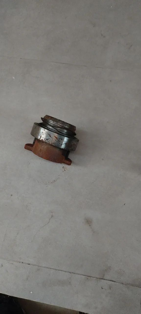 Vendo um rolamento de embreagem dá Escania p 330 