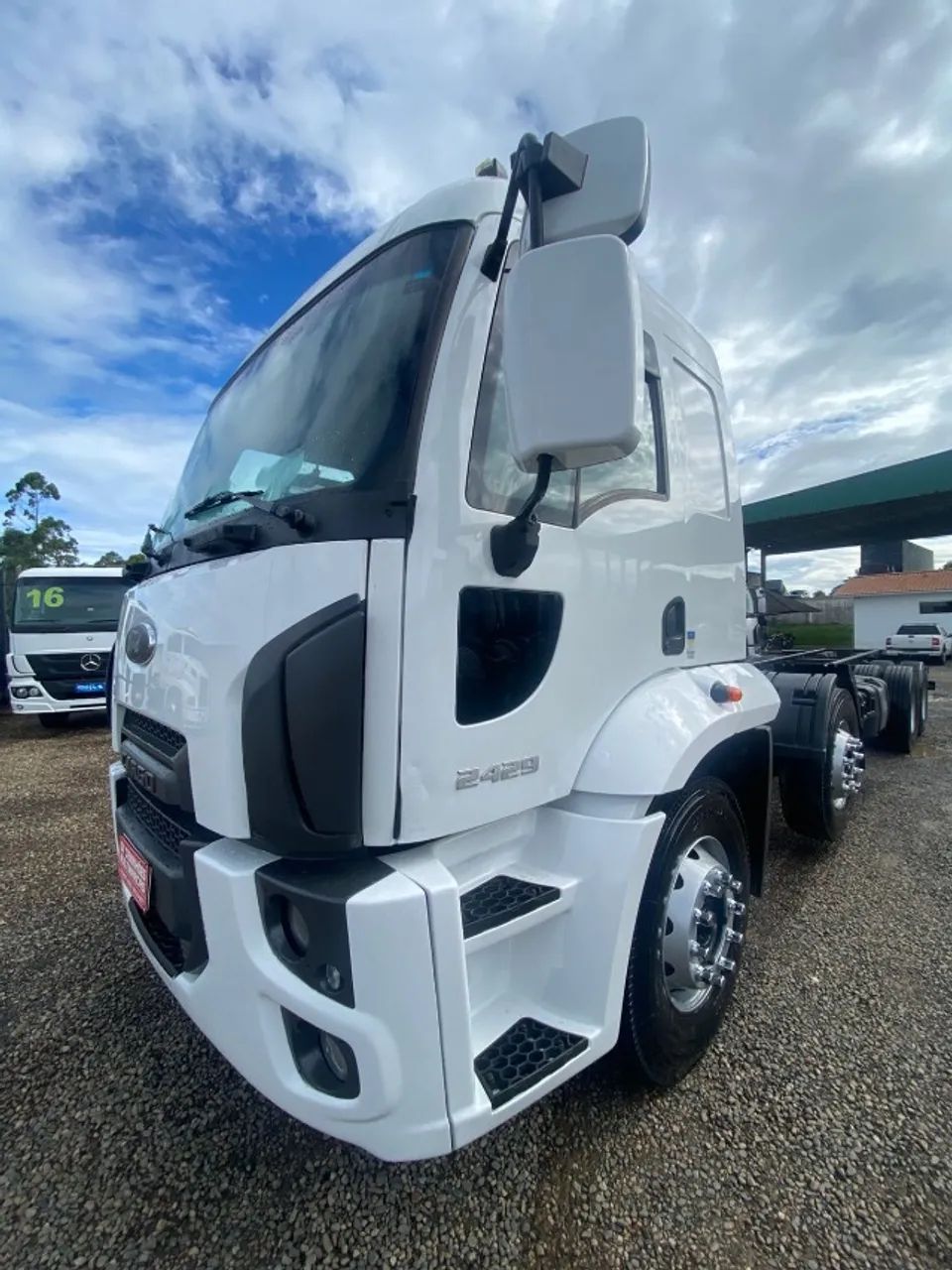 Ford Cargo 2429 2019 - 8x2 - Foto 2