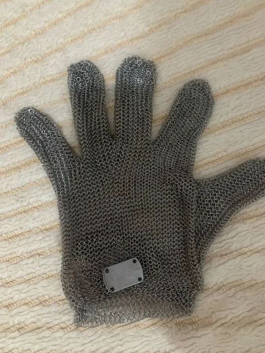 Luva com Malha de Aço
