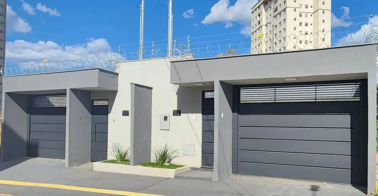 Casa térrea, Setor Vila Rosa - Goiânia-GO (Próximo ao Buriti Shopping e Pq. Cascavel)