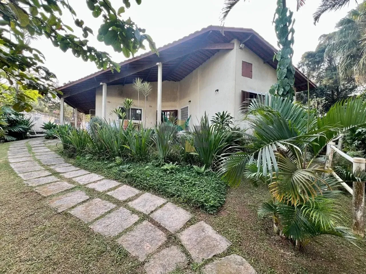 Casa com 4 suítes para venda na região da Granja Viana - Cotia- SP