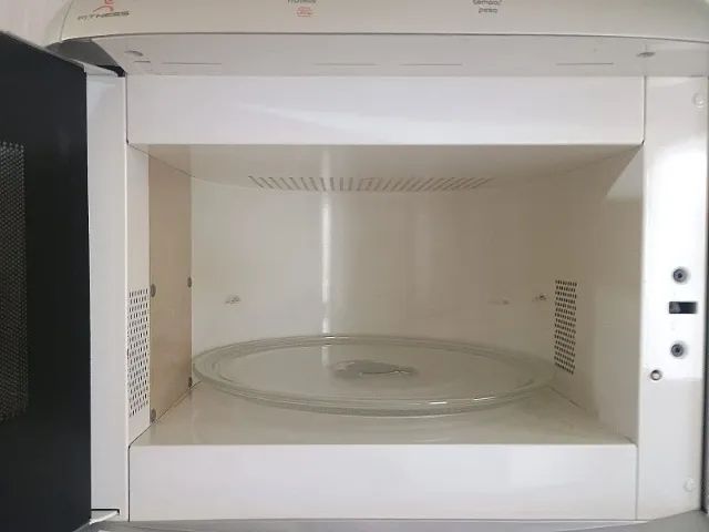 Microondas Brastemp One Fit com defeito - Foto 3