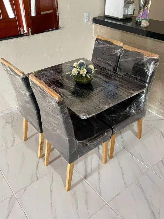 Mesa de Jantar 4 Cadeiras - Madeira - Novo65048988036866123