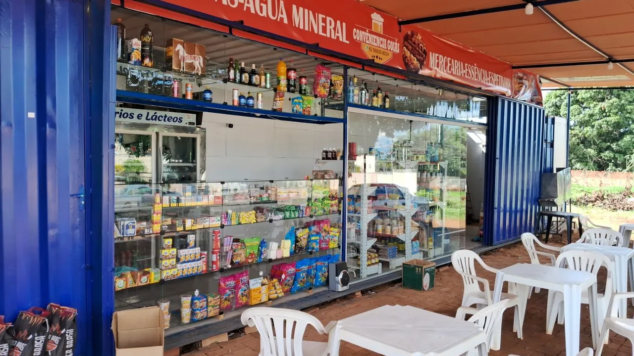 Conveniência e Mercearia em Contêiner