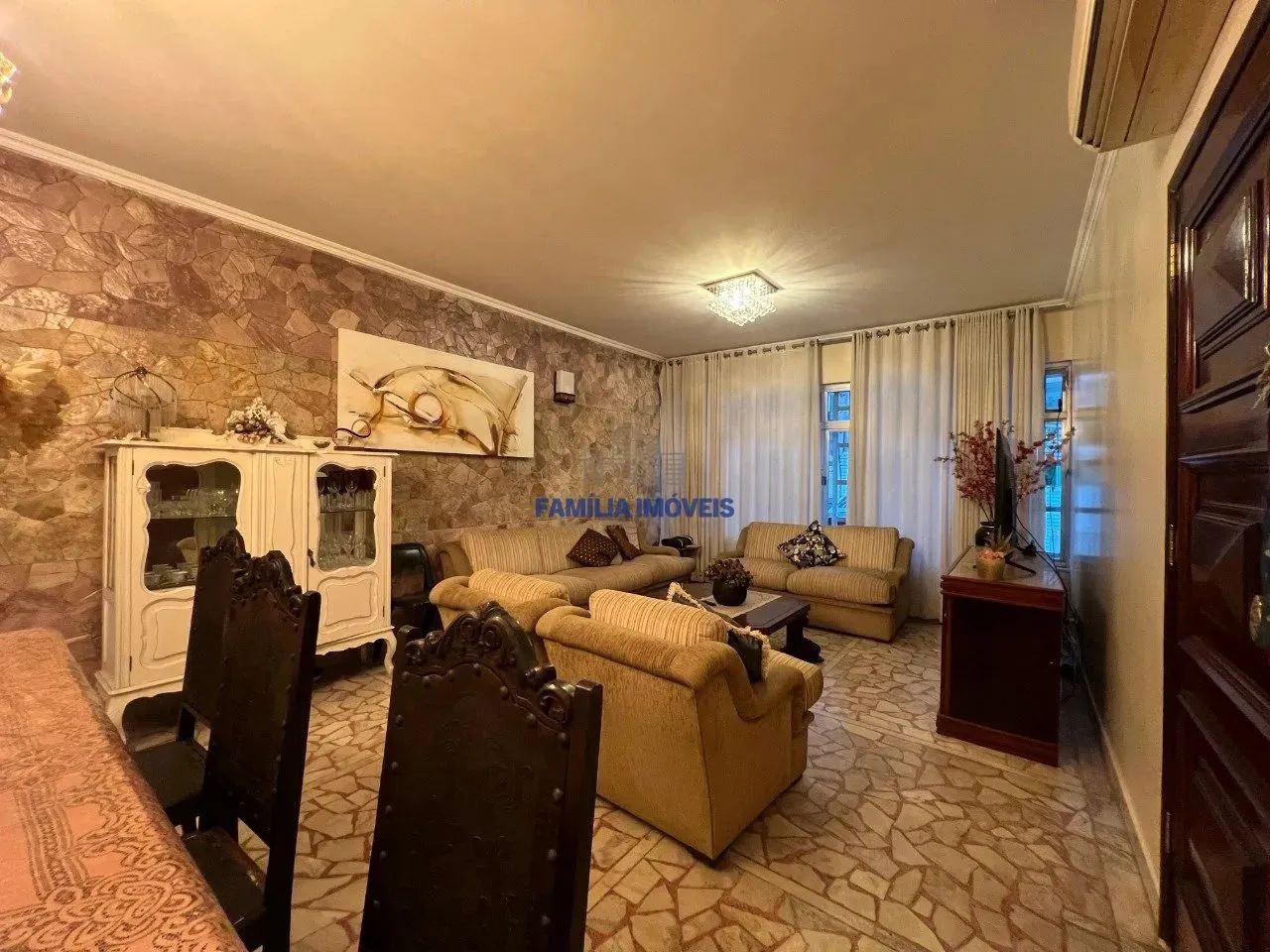 Sobrado a venda aluguel 3 quartos suite 5 vagas Gonzaga Santos