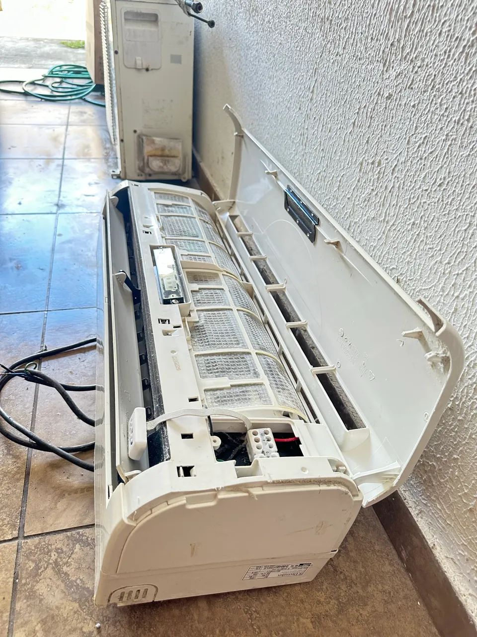Ar condicionado 12mil Btus - Em perfeitas condições de uso, condensadora com base oxidada - Foto 4