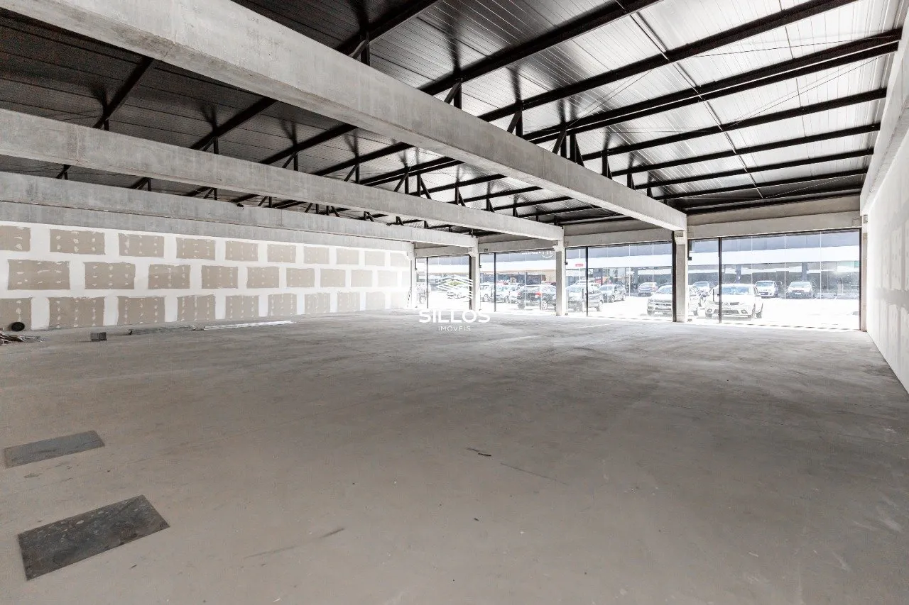 Loja 03 com 93,00 m² para alugar no Centro Comercial Vila Lamu no Novo Mundo