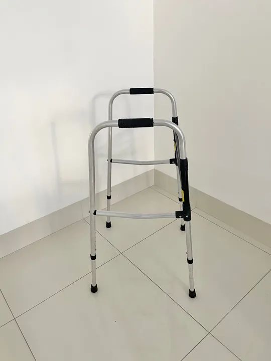 Andador seminovo idosos doentes 