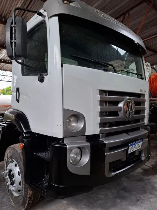 VOLKSWAGEN/ 31-330 TRAÇADO<br>CONSTELLATION. 6X4  DIESEL<br> - Foto 3