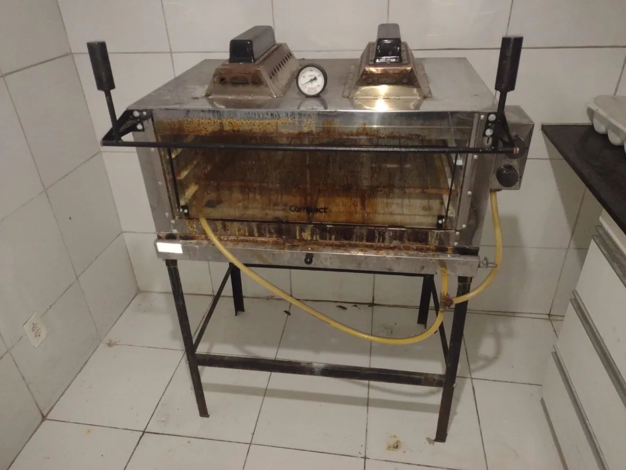 Forno industrial (pizzas e bolos)