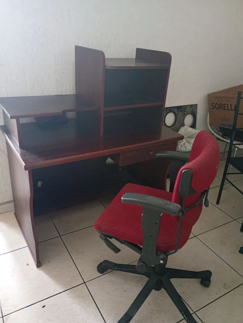 ESCRIVANINHA DE EMBUIA COM CADEIRA
