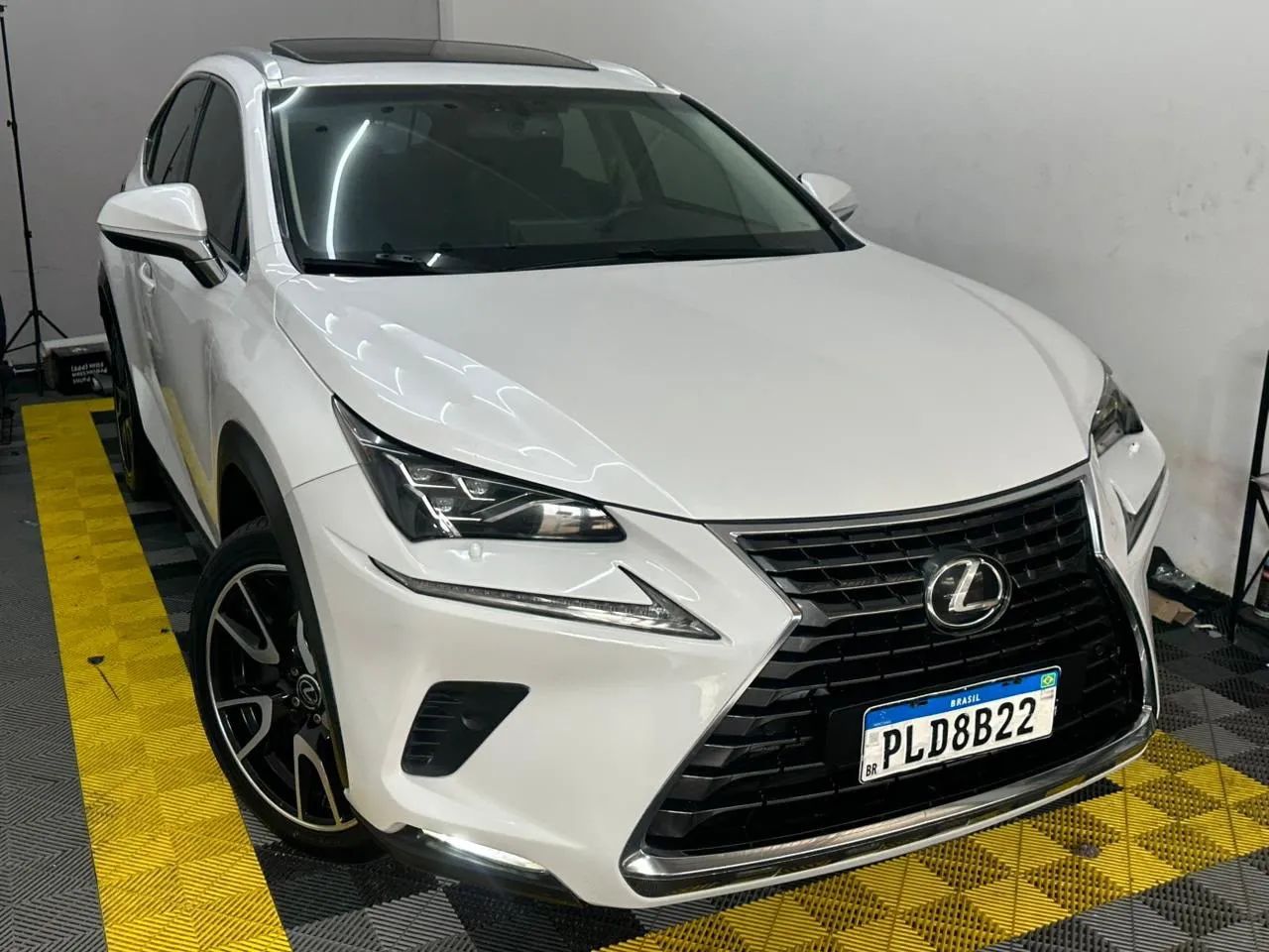 Lexus NX-300 Luxury 2.0 16V 238cv Aut., foto 6 de 20