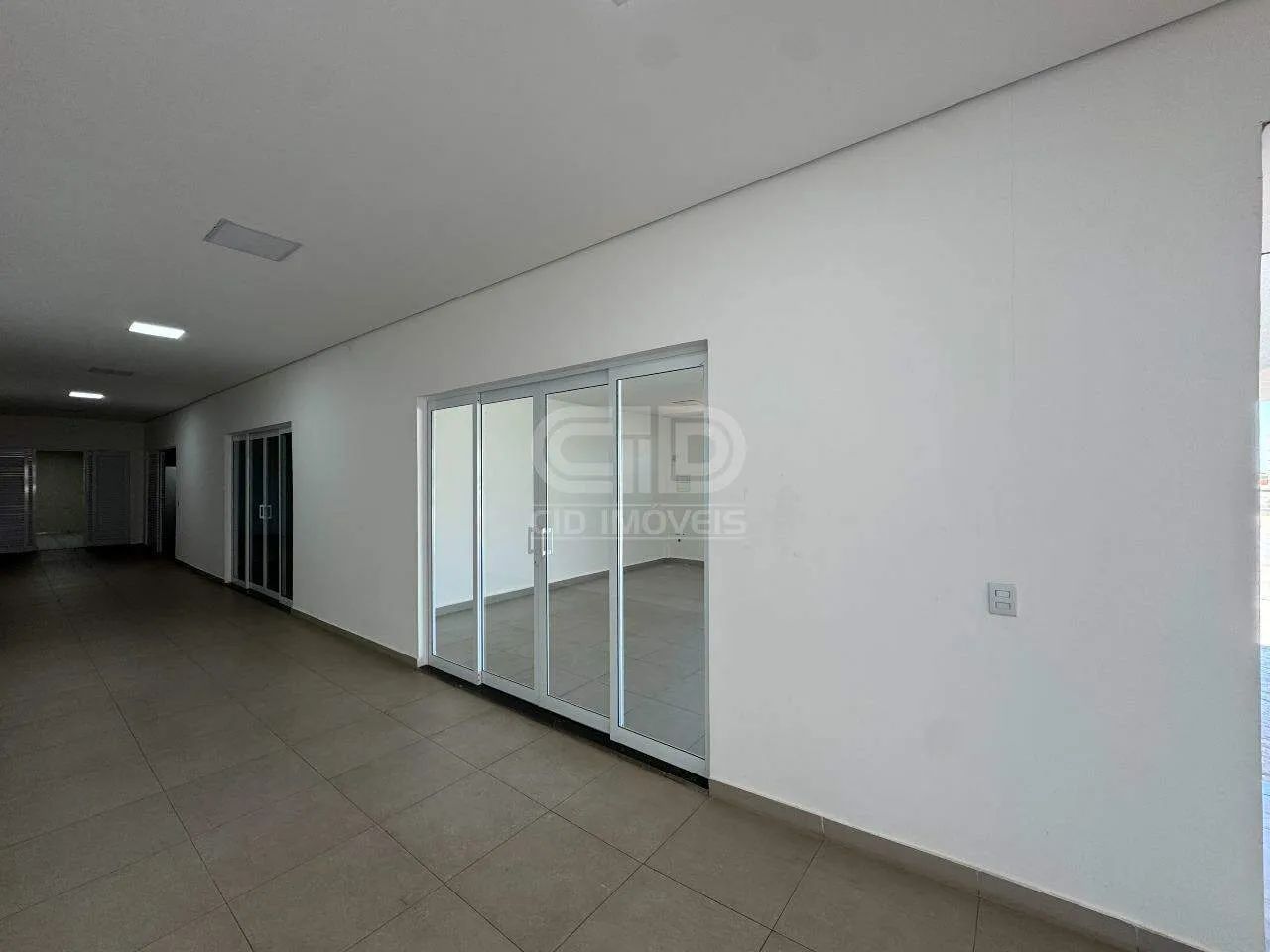 Sala com 36m² atrás da Bluefit da Av. Fernando Correa - Foto 2