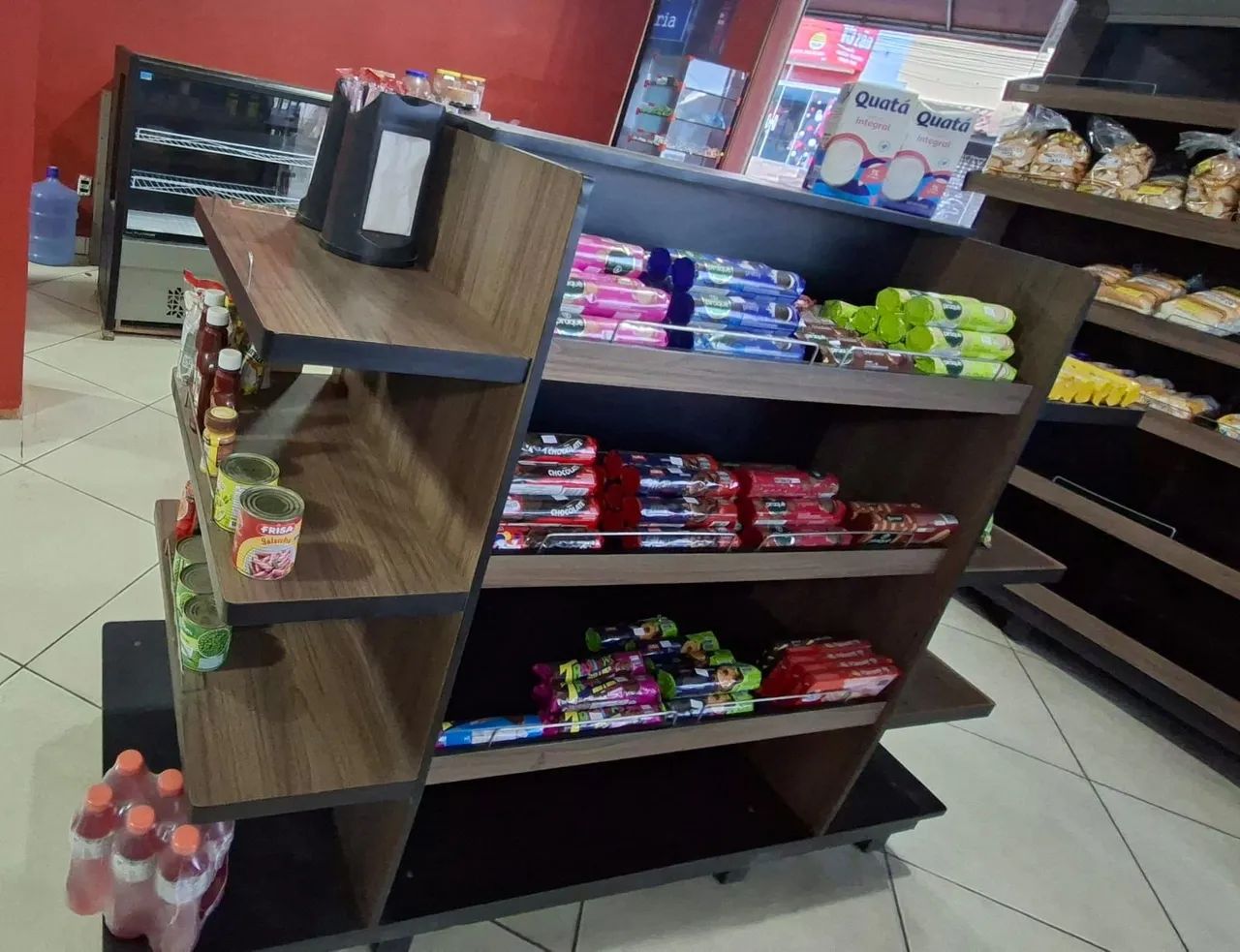 Gôndola com led, ilha expositora  e balcão refrigerado  - Foto 3