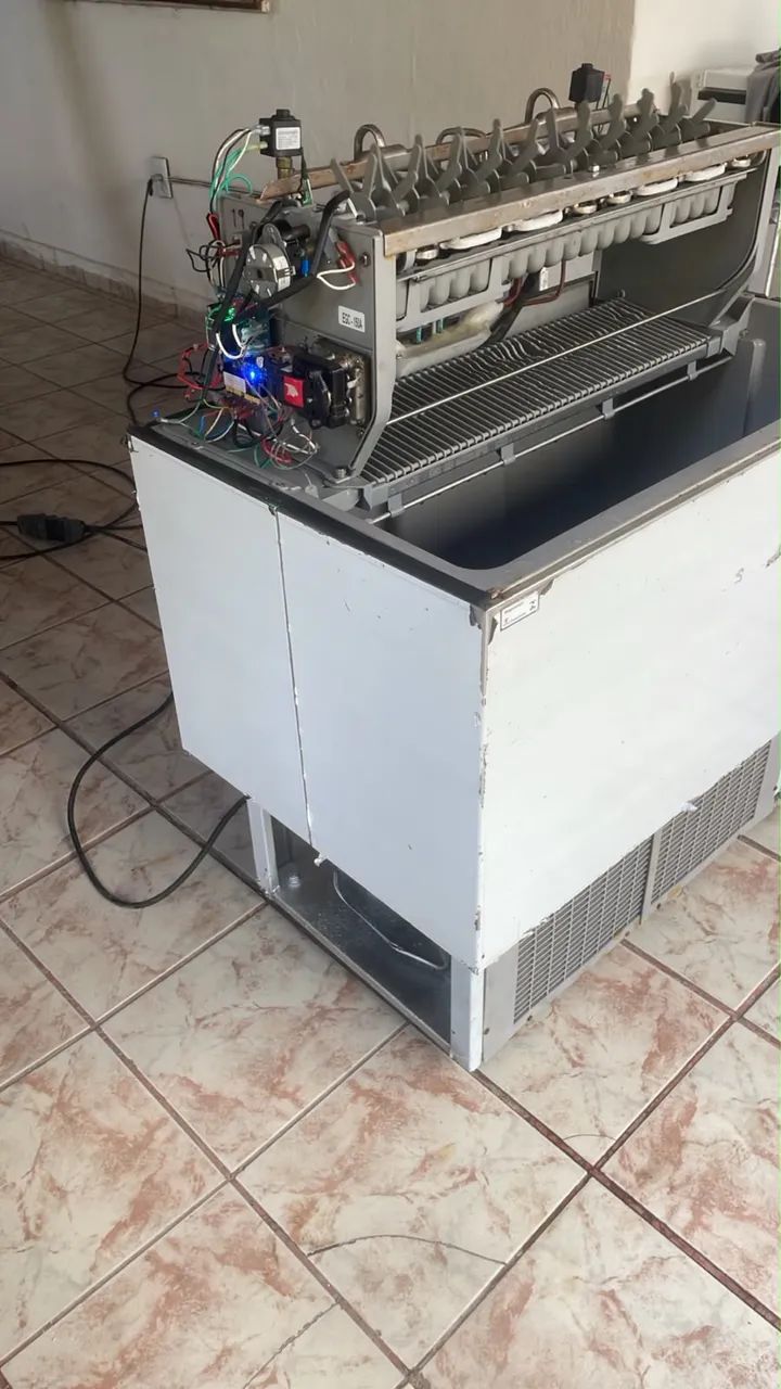 Vendo, máquina de gelo Evereste 150 kg  - Foto 5