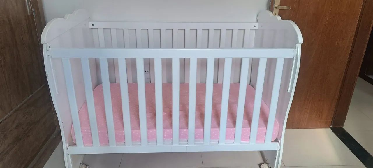 Berço com colchão 