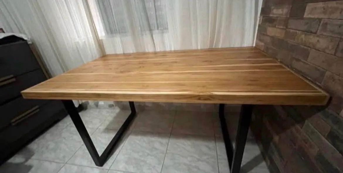 Mesa de madeira com pé de ferro    - Foto 2