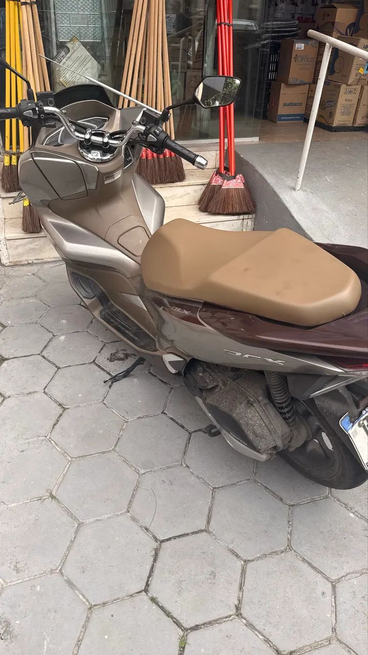 Honda Pcx dlx 2022  - Foto 4