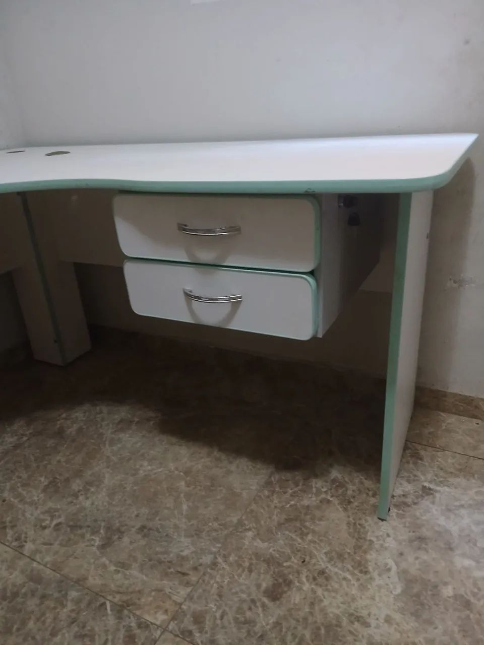  Vende - se Escrivaninha  - Foto 3