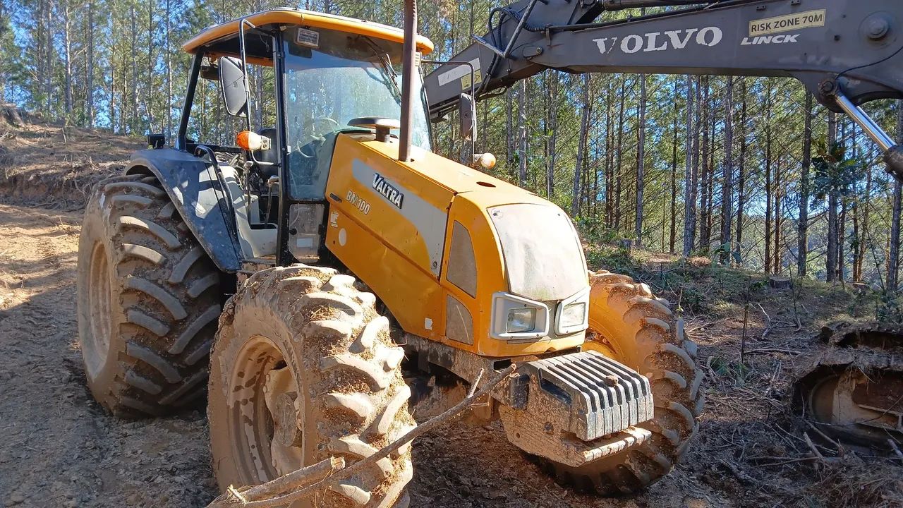 Trator Valtra BM100  - Foto 3