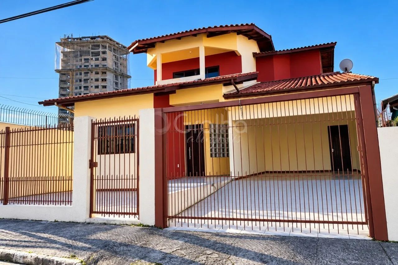 3 quartos, 1 suíte para alugar no Pagani