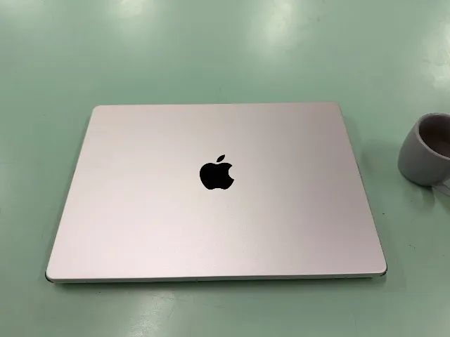 MacBook Pro M1 2021 - 16GB RAM | 512GB SSD - Excelente Estado