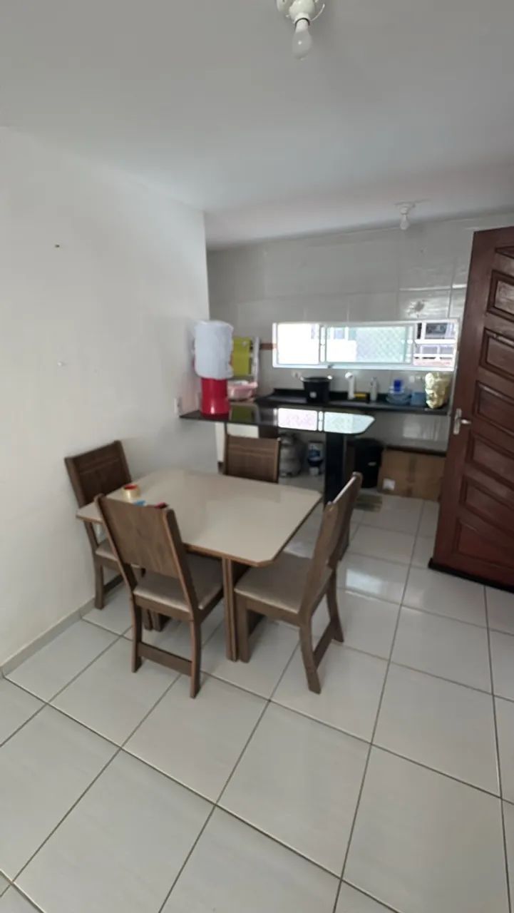 Mesa com 4 cadeiras