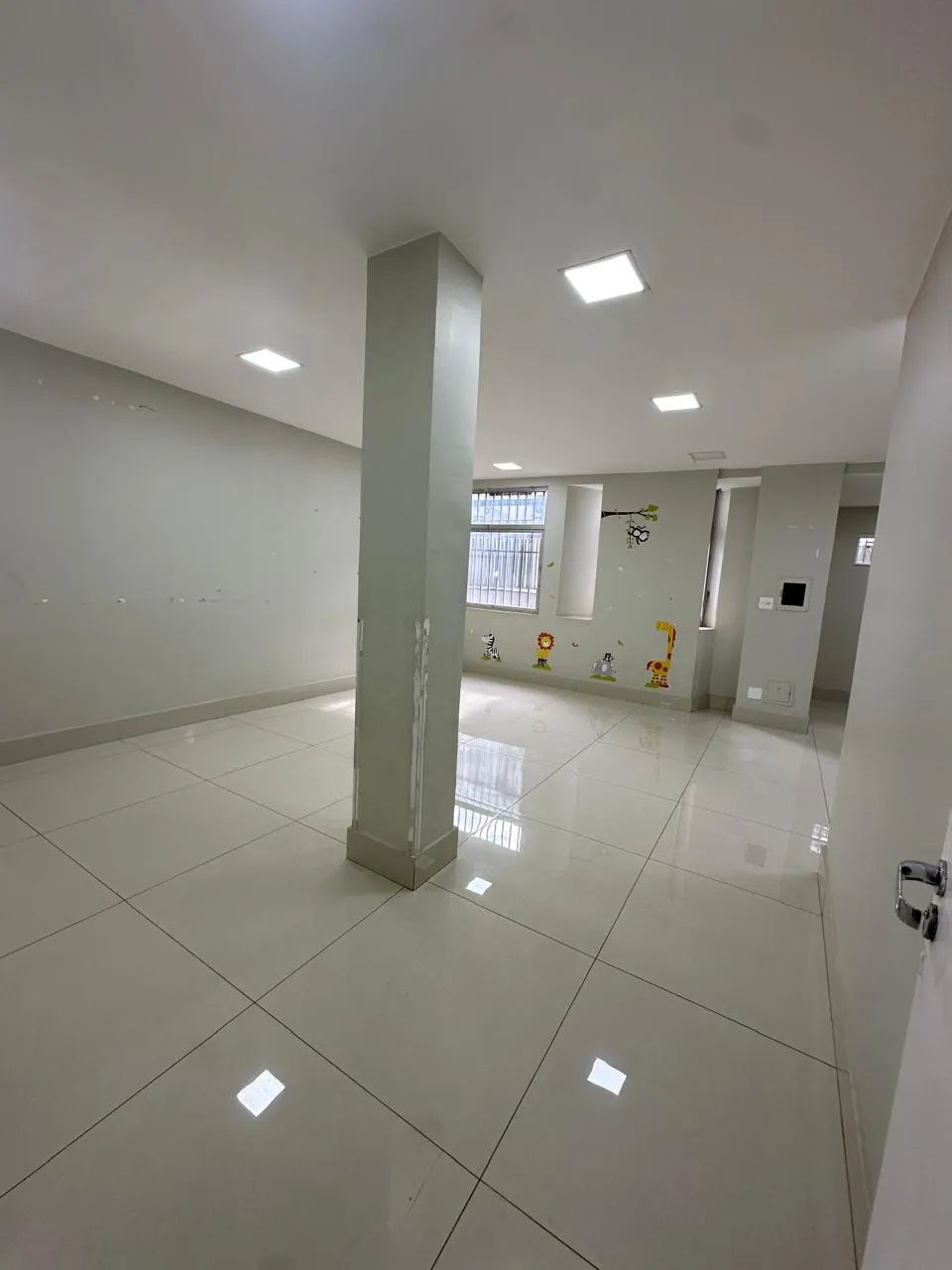 Aluga-se Conjunto de 5 salas comerciais com 219m2 no EDIFÍCIO PAES DE ANDRADE, SIA TRECHO  - Foto 4