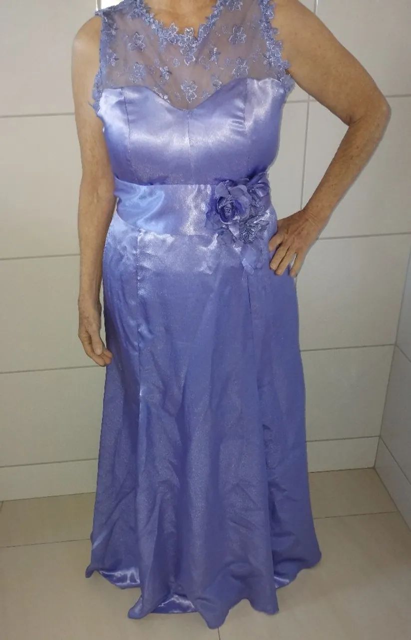 Vestido de Festa cor Hortência em cetim e renda