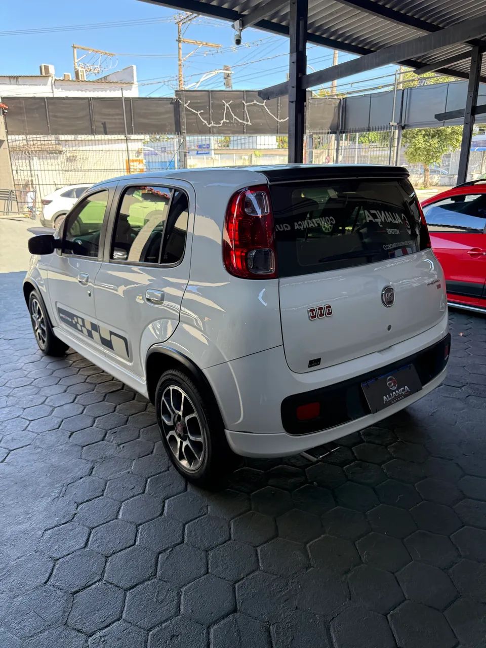 Fiat Uno Sporting 1.4 EVO Fire Flex 8V 4P 2012 - Foto 5
