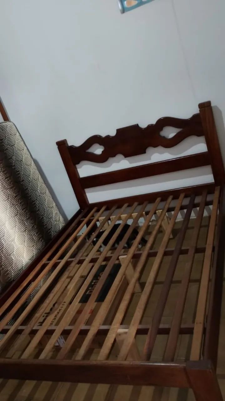 Cama madeira maciça 