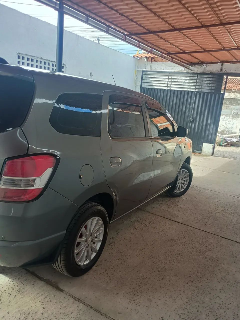Chevrolet Spin SPIN LT 1.8 8V Econo.Flex 5p Aut. 2013