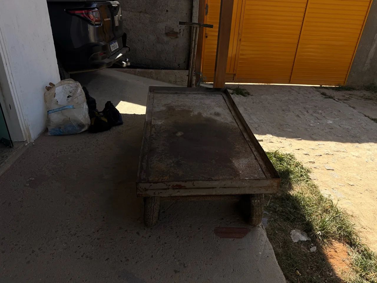 Vendo carrinho de 4 pneus de chapa de aço.  - Foto 2