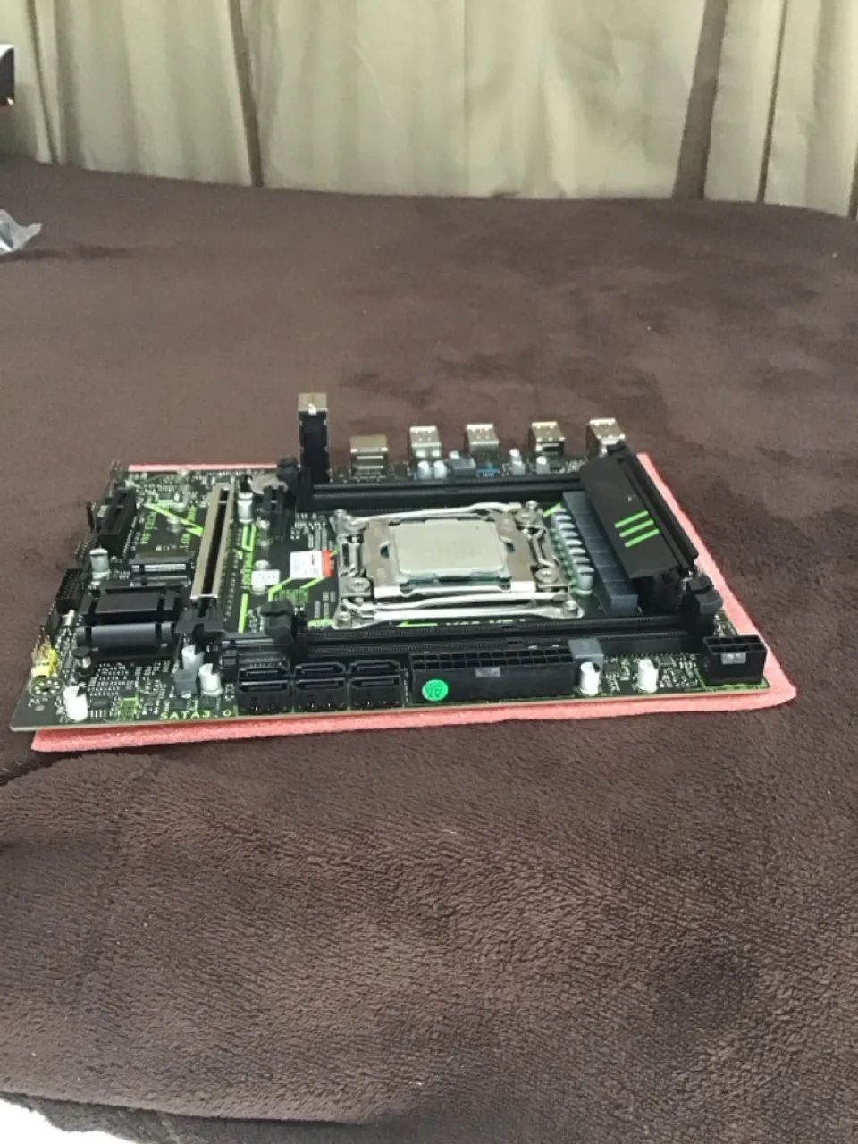 KIT CPU XEON e JIESHUO X99 NUNCA USADO  - Foto 2