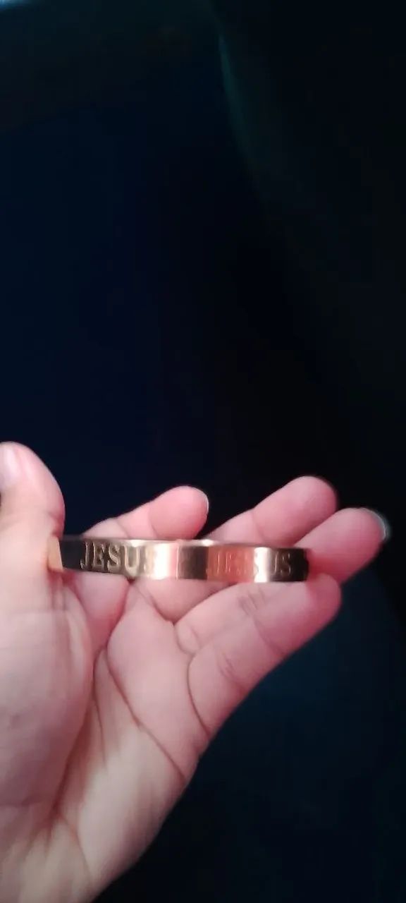 Pulseira masculina banhada a ouro com a frase  ( JESUS ) - Foto 4
