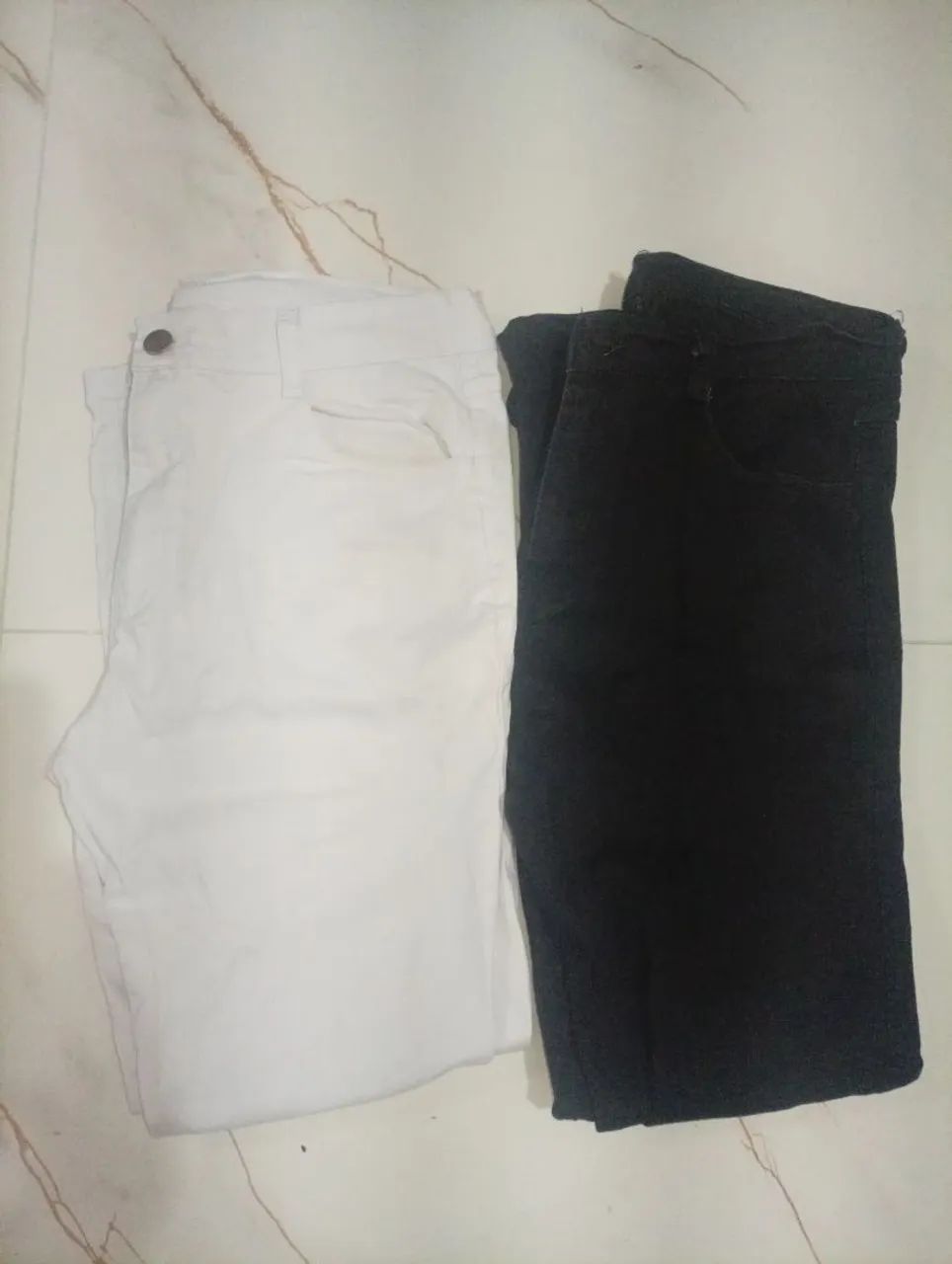 2 calça jeans presta e branco 