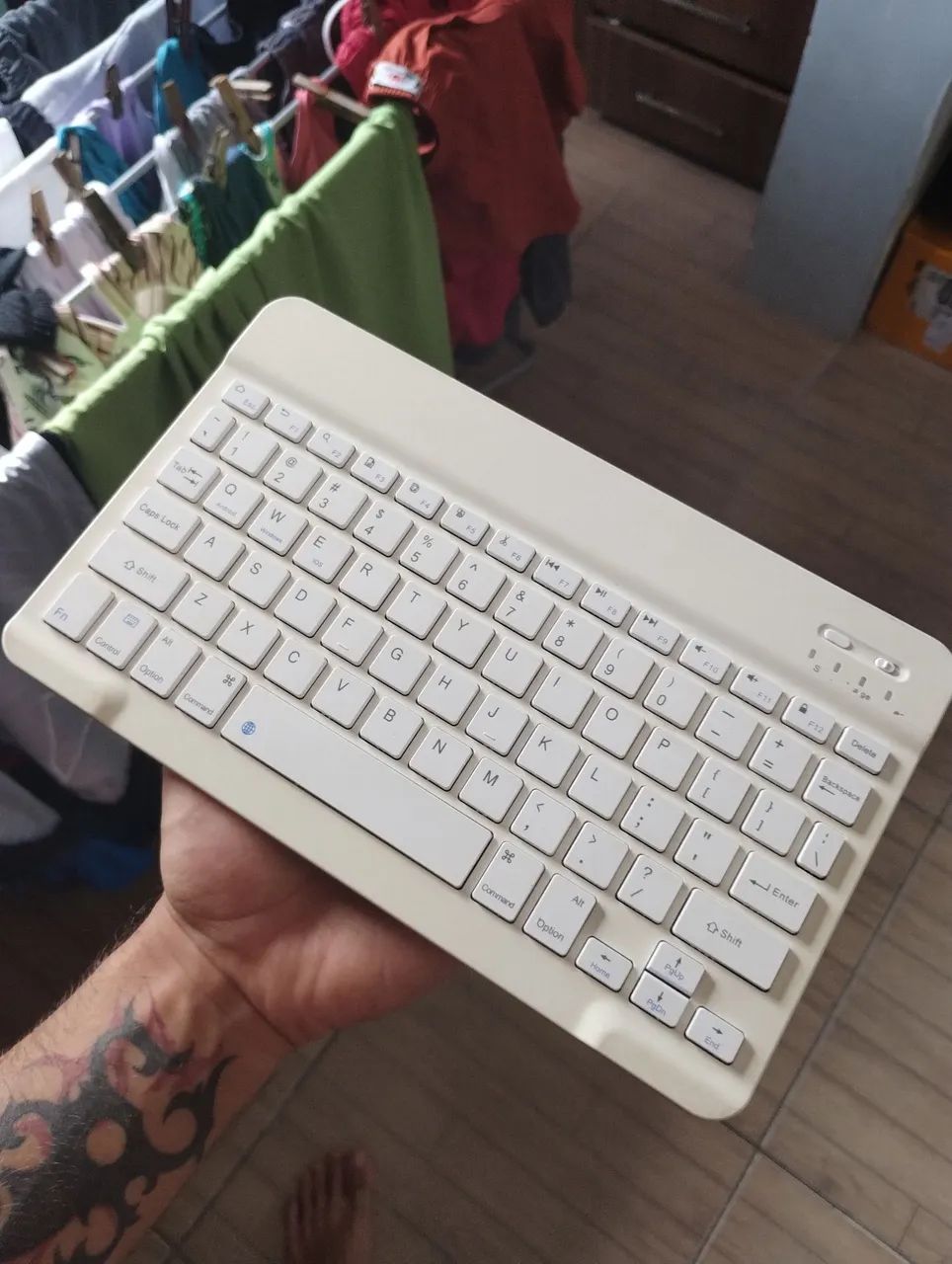 Teclado wireless recarregável