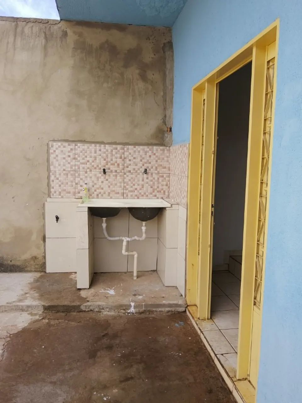 Alugo sobrado Balneário para comércio - Foto 4