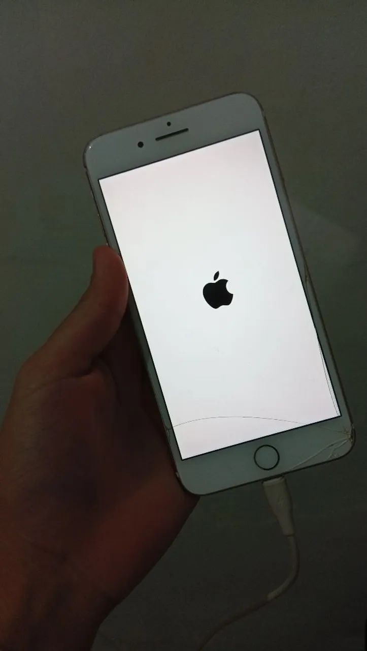 iPhone 7 plus, bateria 68%, pra sair rápido - Foto 2