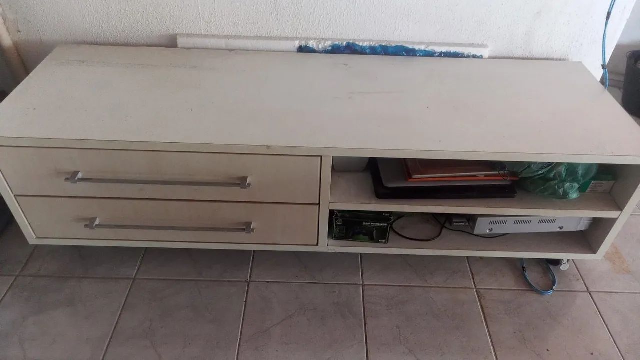 RACK PARA TV, 2 GAVETAS + 2 COMPARTIMENTOS 