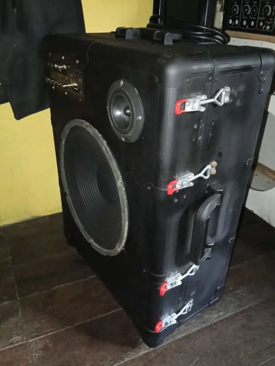 Caixa de som Bluetooth com rodinhas - Foto 3