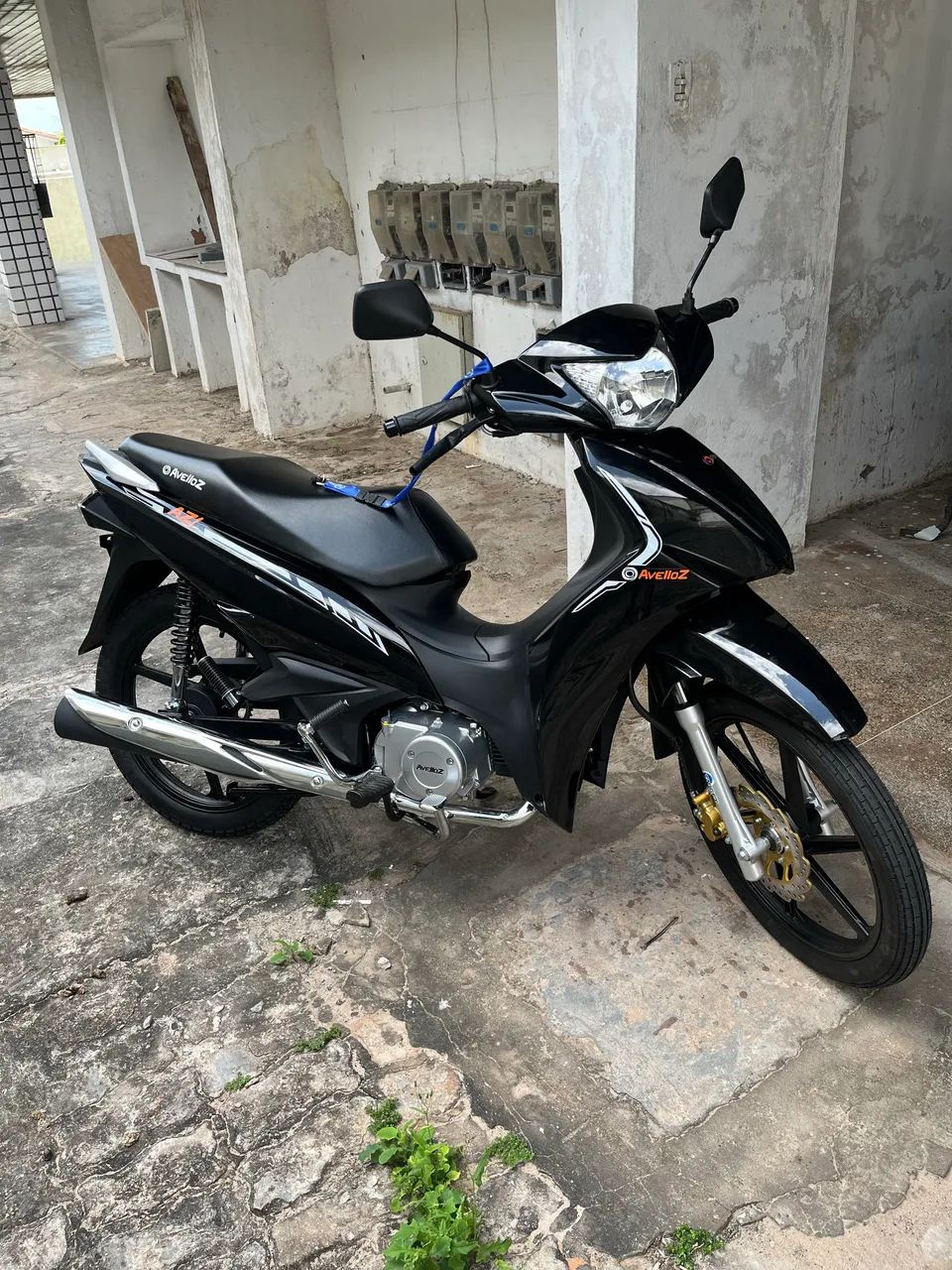 moto aveloz az1