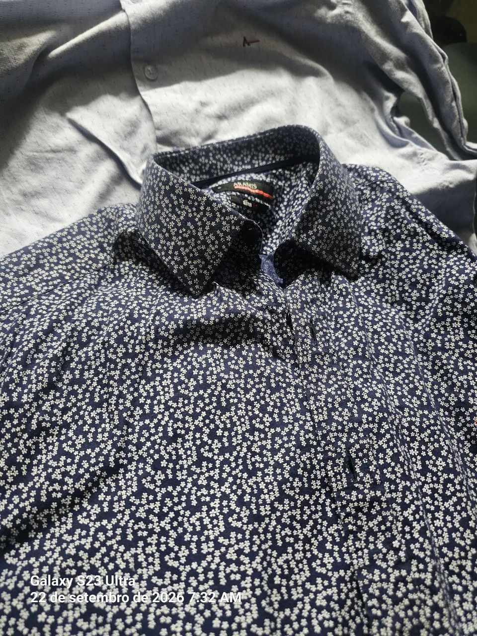 Camisas e bermudas