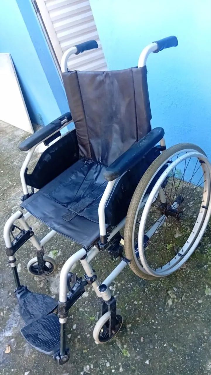 Vende-se cadeira de rodas  - Foto 3
