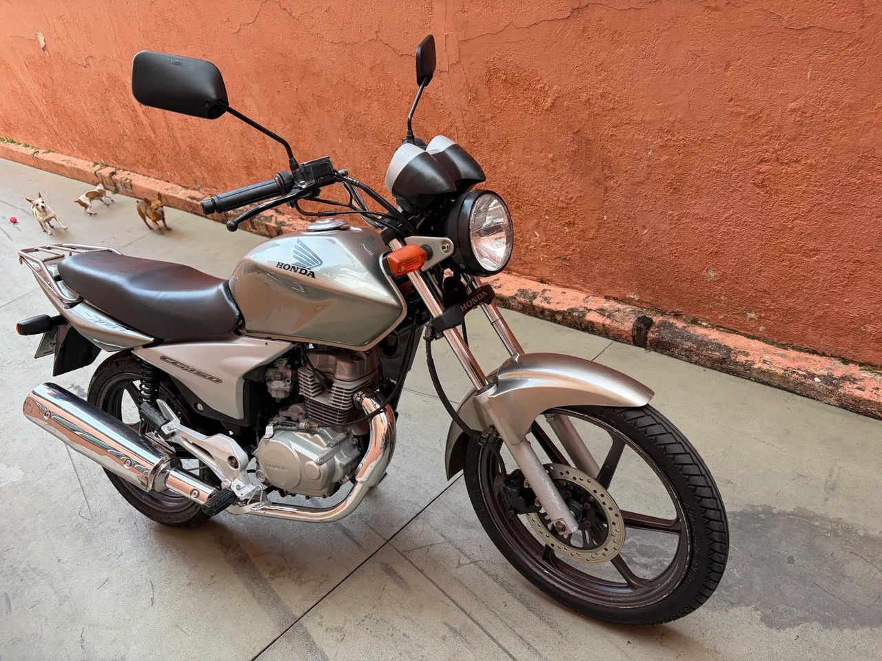 TITAN 150. ANO 2007 - Foto 3