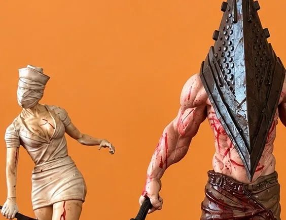 Kit Silent Hill Exclusivo: Pyramid Head 25 cm e Nurse 19 cm.