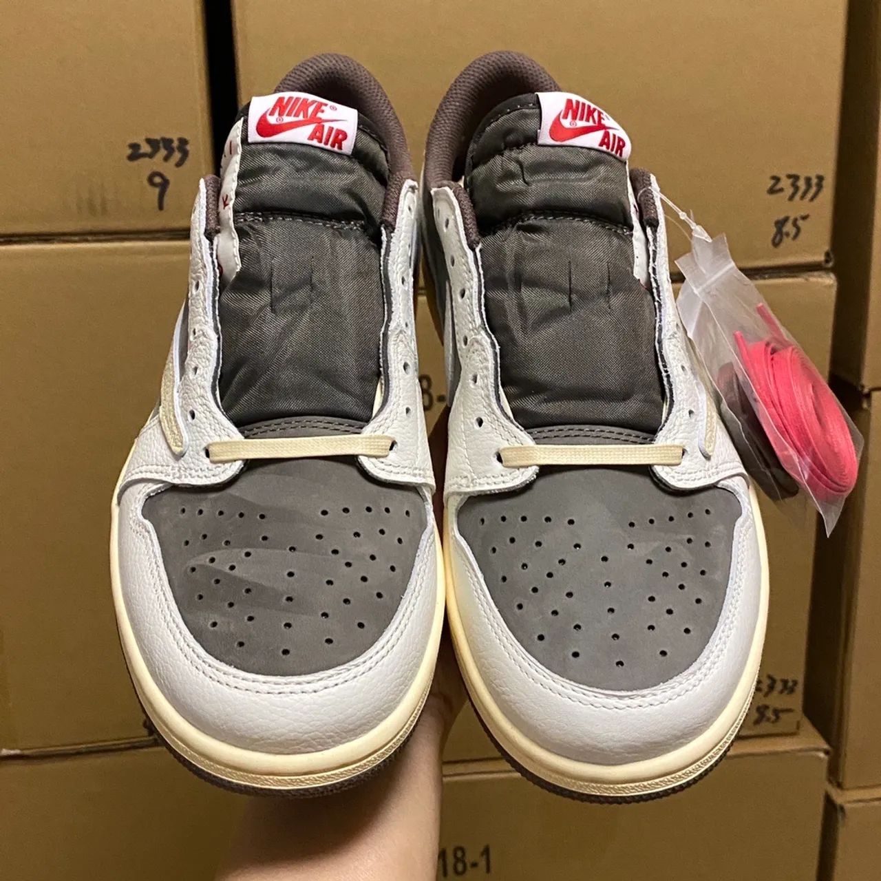 Air Jordan 1 x Travis Scott - Foto 2